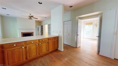 Charming golf-front 1-level townhouse in The Links at Ford's on Fords Colony Country Club in Virginia - for sale on GolfHomes.com, golf home, golf lot