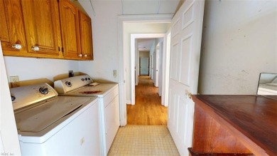 Charming golf-front 1-level townhouse in The Links at Ford's on Fords Colony Country Club in Virginia - for sale on GolfHomes.com, golf home, golf lot