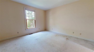 Charming golf-front 1-level townhouse in The Links at Ford's on Fords Colony Country Club in Virginia - for sale on GolfHomes.com, golf home, golf lot
