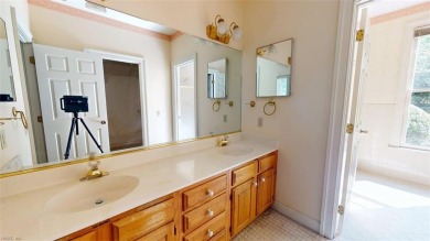 Charming golf-front 1-level townhouse in The Links at Ford's on Fords Colony Country Club in Virginia - for sale on GolfHomes.com, golf home, golf lot
