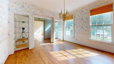 Charming golf-front 1-level townhouse in The Links at Ford's on Fords Colony Country Club in Virginia - for sale on GolfHomes.com, golf home, golf lot