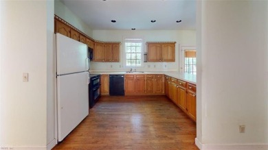 Charming golf-front 1-level townhouse in The Links at Ford's on Fords Colony Country Club in Virginia - for sale on GolfHomes.com, golf home, golf lot