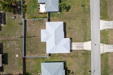 TURNKEY PROPERTY WITH NEW ROOF, NOT IN A FLOOD ZONE &  IMPACT on Palmetto-Pine Country Club in Florida - for sale on GolfHomes.com, golf home, golf lot