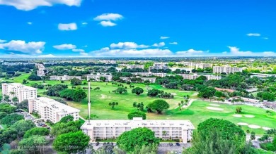 Large 1st-floor corner unit, 3-bedroom, 2-bath in Palm Aire! It on Palm-Aire Country Club and Resort - The Oaks in Florida - for sale on GolfHomes.com, golf home, golf lot