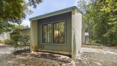 Charming Patio Home in Bluewater Bay - 1000 Bay Drive, Unit 525

 on Fairway Oaks at Magnolia Golf Course in Florida - for sale on GolfHomes.com, golf home, golf lot