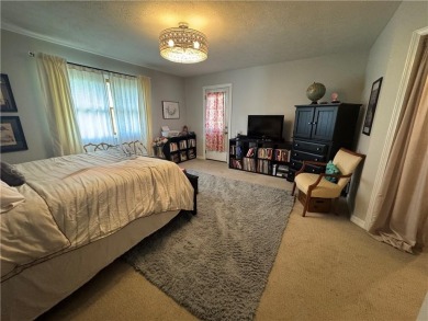 Well cared-for townhouse with maintenance included. One story on Holiday Island Executive Golf Course in Arkansas - for sale on GolfHomes.com, golf home, golf lot