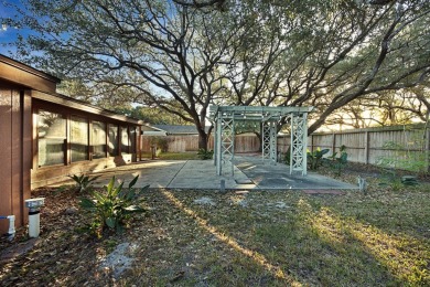 Hey there, bestie! Let me introduce you to your perfect slice of on Rockport Country Club in Texas - for sale on GolfHomes.com, golf home, golf lot