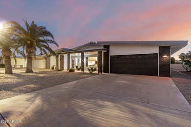 Extremely well cared-for 2-bedroom home features high ceilings on Sun City-Willow Creek / Willow Brook  in Arizona - for sale on GolfHomes.com, golf home, golf lot
