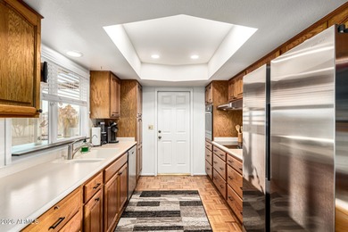 Extremely well cared-for 2-bedroom home features high ceilings on Sun City-Willow Creek / Willow Brook  in Arizona - for sale on GolfHomes.com, golf home, golf lot