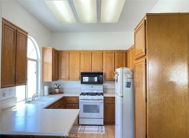 Welcome to this freshly repainted interior and exterior on Sun Lakes Country Club in California - for sale on GolfHomes.com, golf home, golf lot