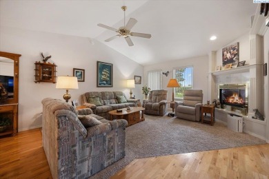 MLS# 287058 Welcome to this charming one-level home perfectly on Sun Willows in Washington - for sale on GolfHomes.com, golf home, golf lot