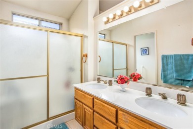 Welcome to this freshly repainted interior and exterior on Sun Lakes Country Club in California - for sale on GolfHomes.com, golf home, golf lot
