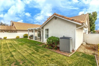 Welcome to this freshly repainted interior and exterior on Sun Lakes Country Club in California - for sale on GolfHomes.com, golf home, golf lot