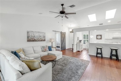 This charming 3 bedroom, 2 bath courtyard villa home is nicely on Hunters Ridge Country Club in Florida - for sale on GolfHomes.com, golf home, golf lot