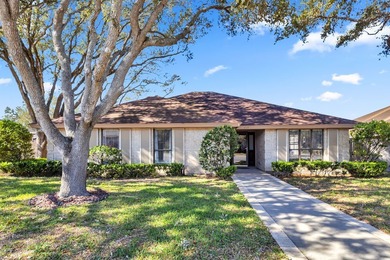 Charming Home located in Calallen, Wood River Subdivision, Near on River Hills Country Club in Texas - for sale on GolfHomes.com, golf home, golf lot