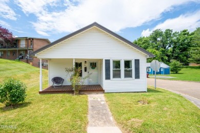 Welcome to your charming, fully remodeled bungalow! This on Pine Oaks Golf Club in Tennessee - for sale on GolfHomes.com, golf home, golf lot