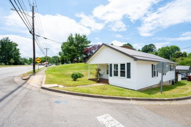 Welcome to your charming, fully remodeled bungalow! This on Pine Oaks Golf Club in Tennessee - for sale on GolfHomes.com, golf home, golf lot