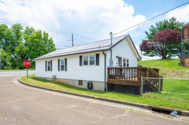 Welcome to your charming, fully remodeled bungalow! This on Pine Oaks Golf Club in Tennessee - for sale on GolfHomes.com, golf home, golf lot