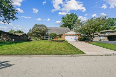 Exceptionally well maintained and upgraded home located in a on Old Oak Country Club in Illinois - for sale on GolfHomes.com, golf home, golf lot