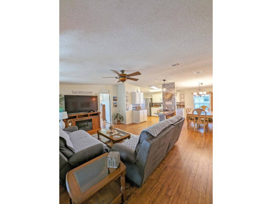 3 Bedroom | 2 Bath | 1,344 sq ft | $139,900    Four Lakes Golf on Four Lakes Golf Club in Florida - for sale on GolfHomes.com, golf home, golf lot