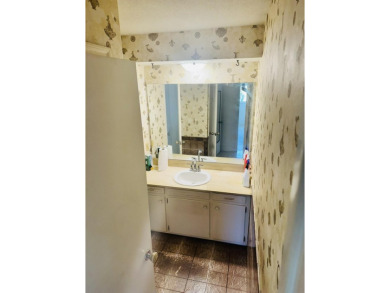 This 1/1 2nd story condo in Corinthian Condo Apts Marina could on North Palm Beach Country Club in Florida - for sale on GolfHomes.com, golf home, golf lot