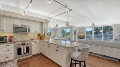 Located behind the gates of the Longboat Key Club, this updated on Links on Longboat Golf Club in Florida - for sale on GolfHomes.com, golf home, golf lot