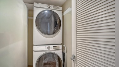 ** The Seller requests NO SOLICITATION COMMUNICATIONS of any on Links on Longboat Golf Club in Florida - for sale on GolfHomes.com, golf home, golf lot