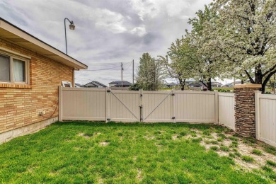 Welcome to your peaceful oasis! This charming home sits on .59 on Hunters Point Golf Club in Idaho - for sale on GolfHomes.com, golf home, golf lot