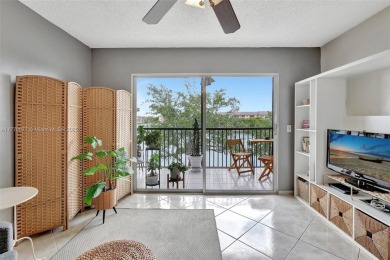 Resort Style Living - Century Village. Well maintained 2 bedroom on Flamingo Lakes Country Club in Florida - for sale on GolfHomes.com, golf home, golf lot