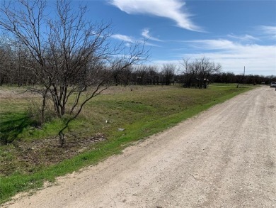 Flat lot ready to build your dream home on it. Near Bridgeport on The Club At Runaway Bay in Texas - for sale on GolfHomes.com, golf home, golf lot