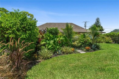 GORGEOUS POOL HOME - FUTURE GOLF COURSE VIEWS - SPACIOUS LAYOUT! on Golden Gate Country Club in Florida - for sale on GolfHomes.com, golf home, golf lot