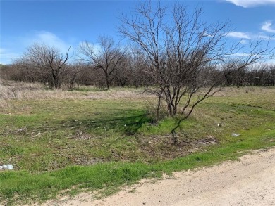 Flat lot ready to build your dream home on it. Near Bridgeport on The Club At Runaway Bay in Texas - for sale on GolfHomes.com, golf home, golf lot
