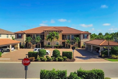 Meticulously maintained, tastefully decorated, gorgeous 2 on Esplanade Golf and Country at Lakewood Ranch in Florida - for sale on GolfHomes.com, golf home, golf lot