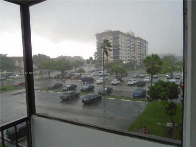 Must-see condo in Inverrary at a great price! AND LOCATION  2/2 on Inverrary Country Club in Florida - for sale on GolfHomes.com, golf home, golf lot