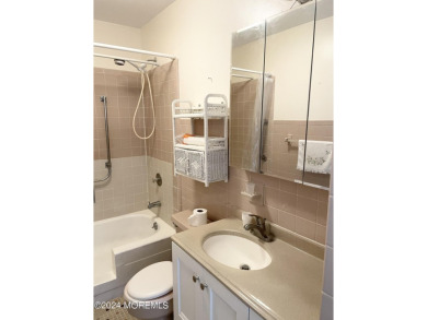 Lovely 1 bedroom, 1 bath Eton model in desirable Leisure Village on Leisure Village East in New Jersey - for sale on GolfHomes.com, golf home, golf lot