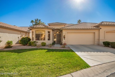 This immaculate 2 bed, 2 bath villa is a must-see in the highly on Oakwood Golf Club  in Arizona - for sale on GolfHomes.com, golf home, golf lot