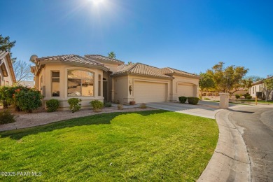 This immaculate 2 bed, 2 bath villa is a must-see in the highly on Oakwood Golf Club  in Arizona - for sale on GolfHomes.com, golf home, golf lot