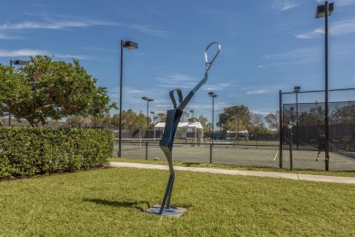 This beautiful 2nd floor condo is ideally located in Venice on Plantation Golf and Country Club in Florida - for sale on GolfHomes.com, golf home, golf lot