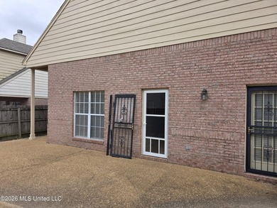 Charming 3BR 2BA split floor plan residence in the highly on The Plantation Golf Club in Mississippi - for sale on GolfHomes.com, golf home, golf lot