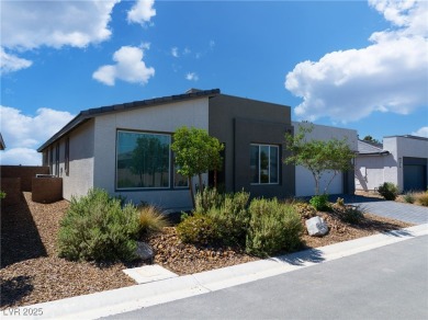 SELLER is offering a $15,000 CONCESSION  to be used toward on Mountain Falls Golf Course in Nevada - for sale on GolfHomes.com, golf home, golf lot