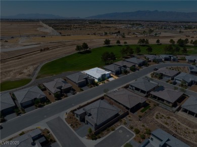 SELLER is offering a $15,000 CONCESSION  to be used toward on Mountain Falls Golf Course in Nevada - for sale on GolfHomes.com, golf home, golf lot