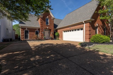 Beautiful zero-lot home nestled in the highly desirable Allenby on Germantown Country Club in Tennessee - for sale on GolfHomes.com, golf home, golf lot
