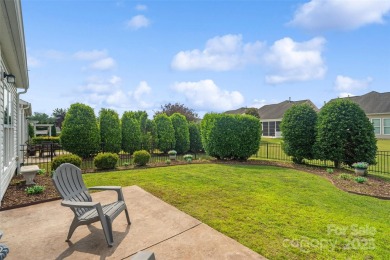 This well maintained two bedroom, two bathroom patio home offers on Carolina Lakes Golf Club, LLC in South Carolina - for sale on GolfHomes.com, golf home, golf lot