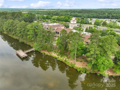 This well maintained two bedroom, two bathroom patio home offers on Carolina Lakes Golf Club, LLC in South Carolina - for sale on GolfHomes.com, golf home, golf lot