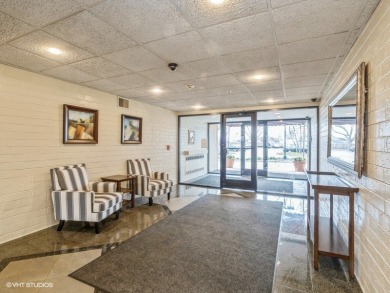 A completely remodeled condo with two bedrooms and two bathrooms on Hilldale Golf Club in Illinois - for sale on GolfHomes.com, golf home, golf lot