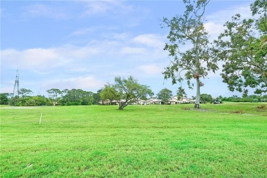 Motivated Seller! Move in ready, 3 bedroom, 2 bath home in on Martin Downs Country Club in Florida - for sale on GolfHomes.com, golf home, golf lot