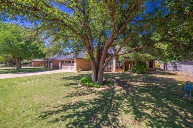 SIMPLY BEAUTIFUL 4 BED/3 BATH HOME ON THE NORTH NINE W/ A on Green Tree Country Club in Texas - for sale on GolfHomes.com, golf home, golf lot