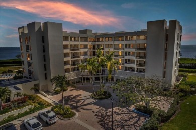A Must-See Full View of Sarasota Bay!

Welcome to 2016 on Longboat Key Golf Club Resort in Florida - for sale on GolfHomes.com, golf home, golf lot
