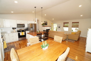 BEAUTIFULLY REMODELED 12 room home on Patriot Hills Golf Club in Tennessee - for sale on GolfHomes.com, golf home, golf lot