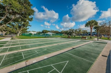 Under contract-accepting backup offers. One or more photo(s) has on On Top Of The World Golf Course in Florida - for sale on GolfHomes.com, golf home, golf lot